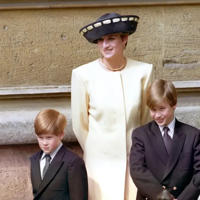 Diana com Harry e William