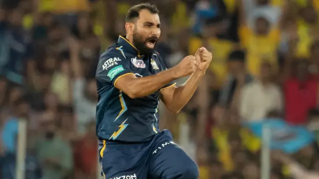 शमी ने 11 रन देकर 4 विकेट लिए