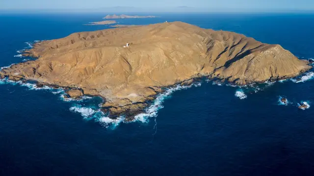 Vista panorámica de la isla San Benito Oeste