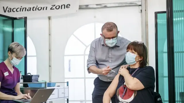Вакцинация в Лондоне