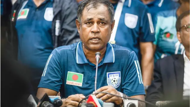 বাংলাদেশের নারী ফুটবল দলের কোচ গোলাম রাব্বানি ছোটন