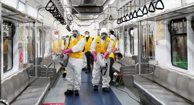 11일 오전 방역요원들이 1호선 전동차 방역 소독을 하고 있다