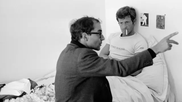 Жан-Люк Годар и Бельмондо на съемочной площадке фильма "Безумный Пьеро", 1965 год