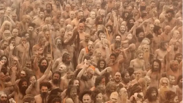 Аллоҳобод ҳиндуларнинг диний маросимларидан бири манзарасида...