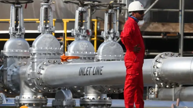 موقع حقل نفط في السعودية