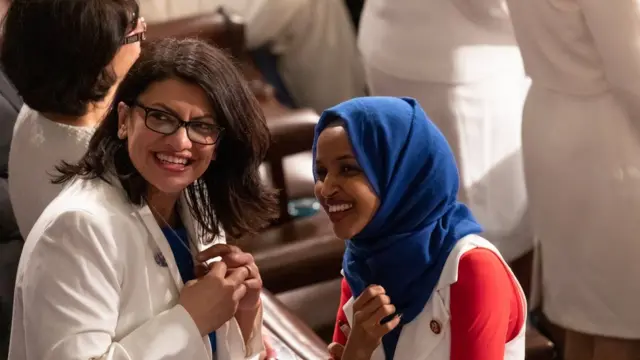 Rashida Tlaib ve Ilhan Omar ABD Kongresi'ne seçilen ilk Müslüman kadın üyeler oldu.