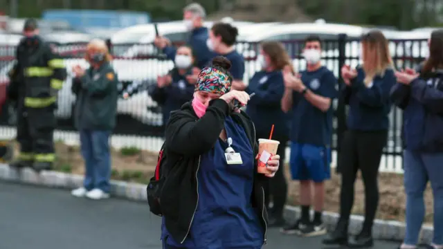 일부 의료계 종사자들에게는 팬데믹으로 인한 정서적 혼란이 지속적인 영향을 미칠 수 있다