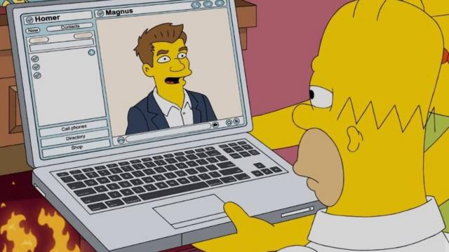 Magnus Carlson retratado em um episódio de Os Simpsons, falando por meio de transmissão ao vivo com Homer