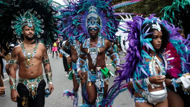 استضافت العاصمة البريطانية لندن على مدار يومين المهرجان الذي تميز بتقديم عروض راقصة.