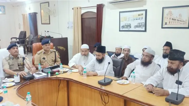 कानपुर पुलिस ने गुरुवार को सभी धर्म के लोगों से मुलाक़ात कर शांति की अपील की है