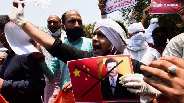 印度首都德里，中国大使馆外的反华示威