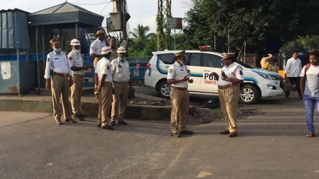 పోలీసులు