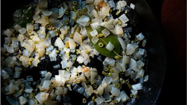 বেশিক্ষণ রান্না করলে পেঁয়াজে থাকা ভিটামিন নষ্ট হলেও অন্য উপাদানগুলো ঠিক থাকে।