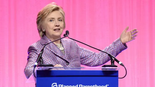 กรณีอีเมลของนางคลินตัน คือสาเหตุอย่างเป็นทางการในการสั่้งปลดนายคอมีย์