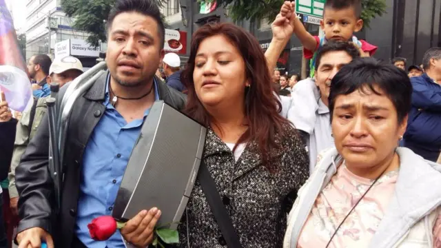 Muchos improvisaron sus canciones en el homenaje.