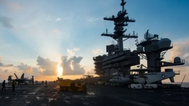 कोरियाई प्रायद्वीप में तैनात अमरीकी युद्धपोत