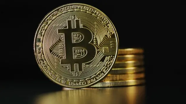 Курс біткоїна досяг трирічного максимуму