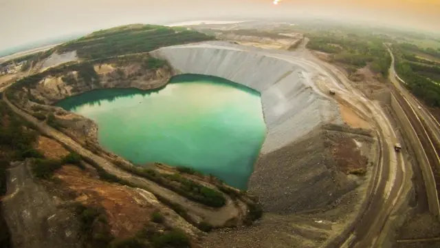 เหมืองแร่ทองคำ, คำสั่ง คสช.