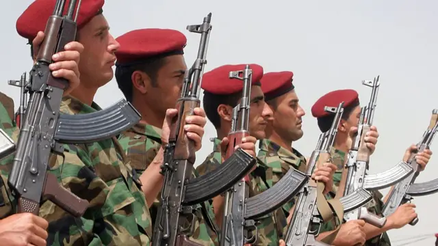 KDP'ye bağlı peşmerge güçleri Erbil'de bir tatbikatta