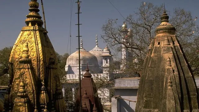 विश्वनाथ मंदिर और ज्ञानवापी मस्जिद