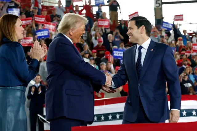  مارکو روبیو طرفدار سیاست‌های سختگیرانه خارجی به ویژه در قبال چین و ایران محسوب می شود