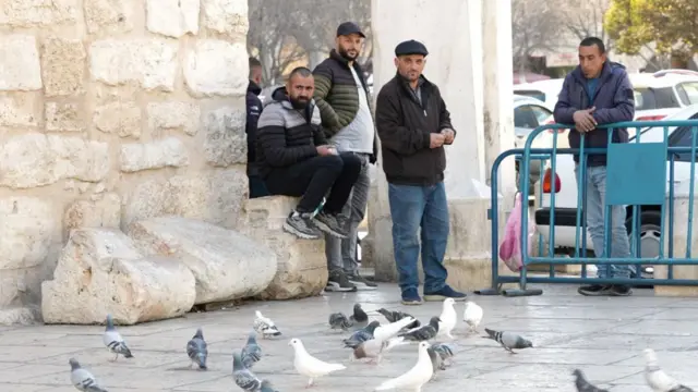 ስራ ያጡ አስጎብኝዎች