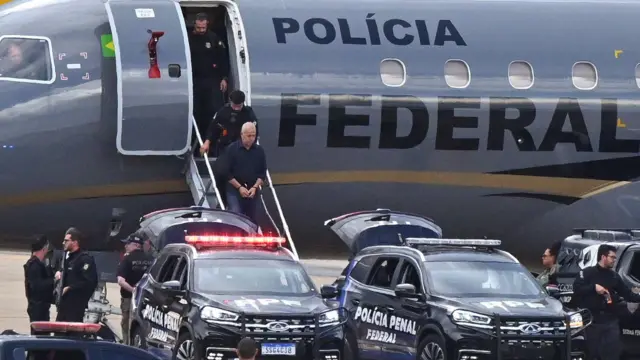 Domingos Brazão, conselheiro do Tribunalcbet como sacar pixContas do Estado do Rio, chega à Brasília após ser preso