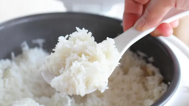 కుక్కర్లో అన్నం