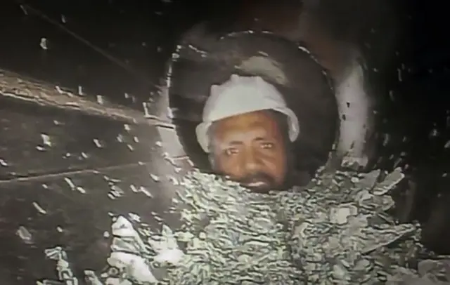 આ અઠવાડિયે જ મંગળવારના ઑડિયો-વીડિયો ચેનલ મારફતે ટનલમાં ફસાયેલા મજૂરો સાથે સંંપર્ક સ્થાપિત કર્યો છે