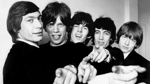 Черно-белая фотография оригинального состава Rolling Stones: Чарли Уоттс, Мик Джаггер, Кит Ричардс, Билл Уайман и Брайан Джонс