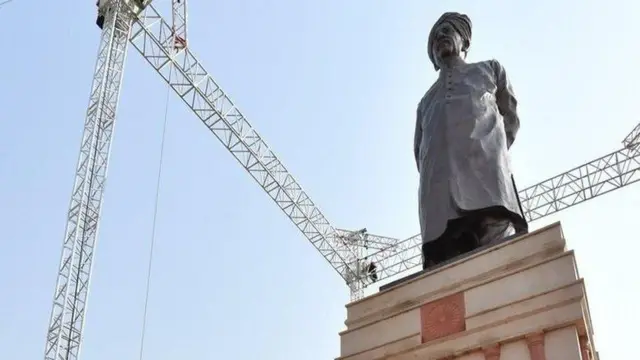 सर छोटूराम की प्रतिमा