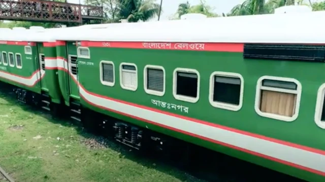 নিরাপদ বাহন হিসেবে বাংলাদেশে যাত্রীদের মাঝে রেলের প্রতি বাড়তি চাহিদা লক্ষ্য করা যায়। 