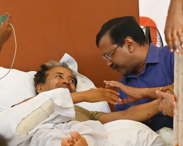 16 जुलै रोजी अरविंद केजरीवाल यांनी सोनम वांगचूक यांची भेट घेतली होती.