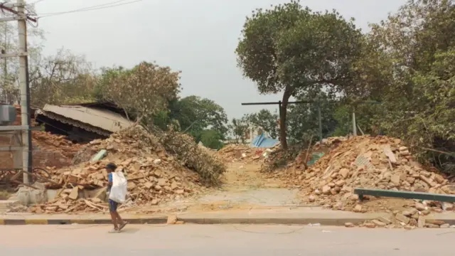 အမရပူရမြို့နယ်၊ အိုးတော်ရပ်ကွက် ၊ ကုလားပျိုဗလီ သို့ မြို့မဗလီ ငလျင်ကြောင့် ပြိုကျခဲ့မှု 