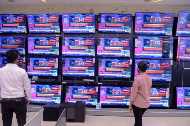 জাতীয় টিভি চ্যানেল ও দৈনিকগুলিতেও বাংলাদেশের সংঘর্ষ-সহিংসতার খবর গুরুত্ব পেয়েছে - প্রতীকী ছবি