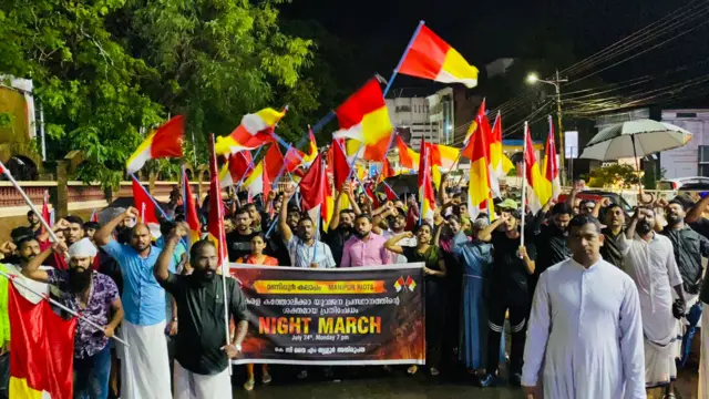 थ्रिसूर में कैथोलिक यूथ नाइट का मार्च.