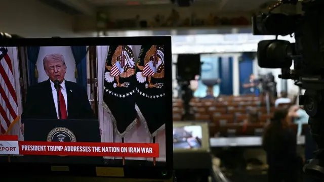 El discurso televisado del presidente de los Estados Unidos, Donald Trump, se desde la Sala de Prensa de la Casa Blanca.