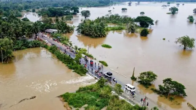 दितवा चक्रीवादळामुळे निर्माण झालेली पूरस्थिती