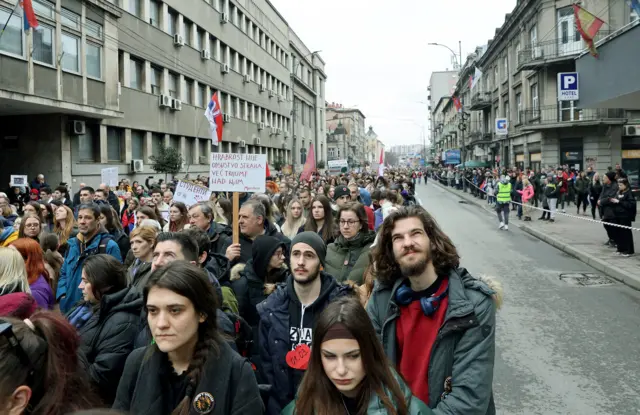 Studenti u protestnoj koloni u Nišu