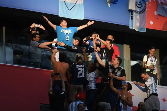 Diego Maradona en la tribuna de Rusia 2018.