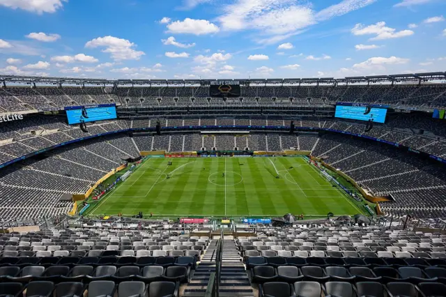 стадион MetLife в Ист-Ратерфорде