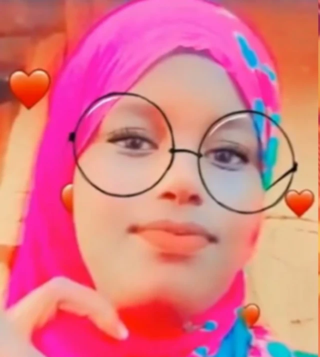 Hooyo Aamina ayaa sidoo kale inoo sheegtay in marar badan ay gabadheeda soo wacday, iyadoo ka cabaneysa ninkii loo guuriyay.