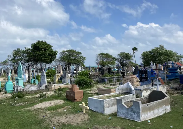 මෙය අතීතයේ පටන් වර්තමානය දක්වාම ඩෙල්ෆ් හි ජීවත්වන්නන් මිහිදන් කිරීමට යොදාගන්නා සුසාන භූමියයි.