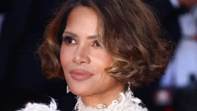 Nyota wa Hollywood, akiwemo Halle Berry, wamezungumza hadharani kuhusu uzoefu wao binafsi wa kukabiliana na ukomo wa hedhi (menopause) na jinsi ulivyoathiri maisha yao.