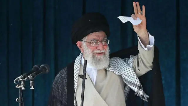علی خامنه‌ای