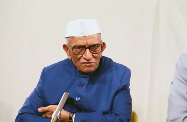 مورارجي ديساي تولى رئاسة الحكومة في الهند في عام 1977 بعد فوز حزب جاناتا في الانتخابات