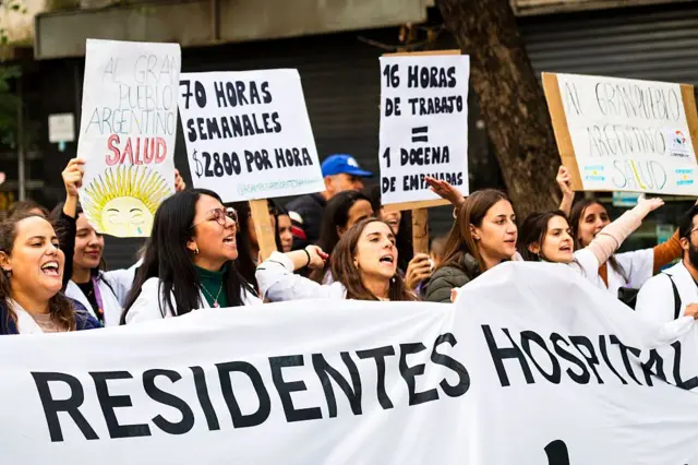 El mayor símbolo de la crisis es la situación en el principal hospital pediátrico de Argentina, el Hospital Garrahan.