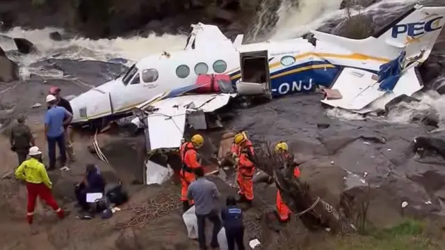 Desastre aéreo envolvendo a cantora Marilia Mendonça