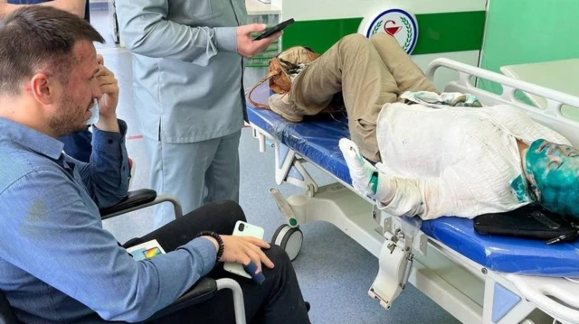 मास्को जाने से पहले ग्रोज़्नी में प्राथमिक इलाज दिया गया. 