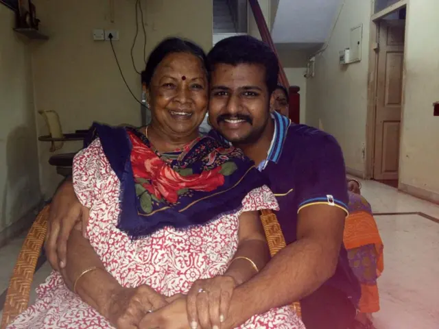  மனோரமா உடன் ராஜராஜன்
